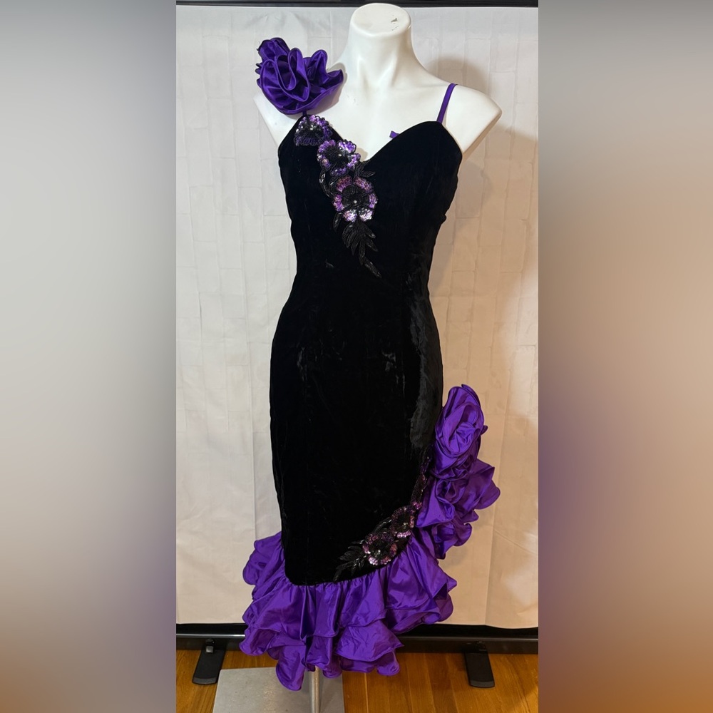Alyce Designs Chic One-Shoulder Black and Purple Dress